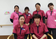 笑顔で接する介護スタッフ