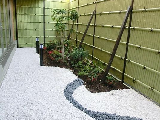 緑豊かな和風庭園