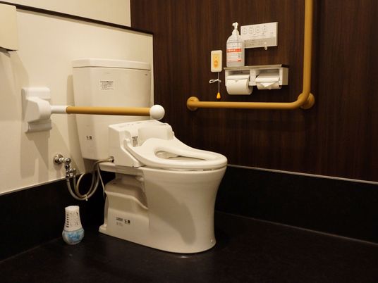 バリアフリー設計のトイレ