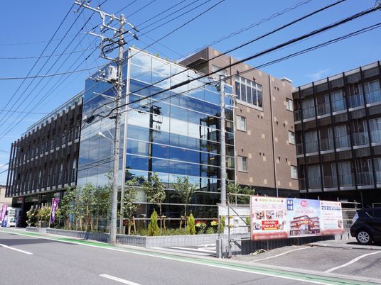 現代的な建物の外観