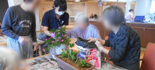 レクリエーション活動中の居室