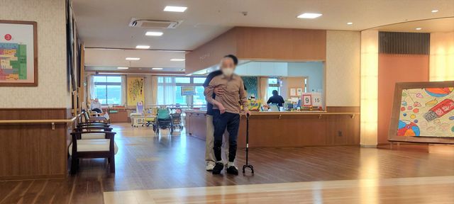 明るい広い廊下