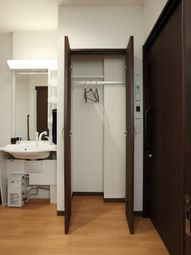 整備された居室のクローゼット