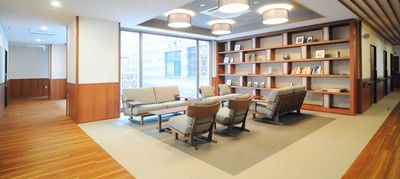 落ち着いたラウンジ