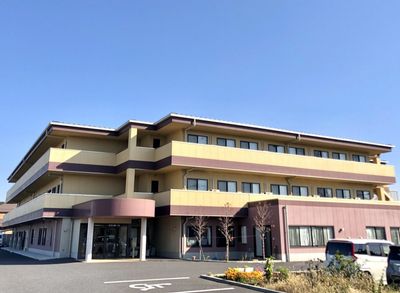 立派な建物の外観