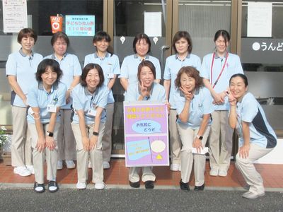 スタッフの集合写真