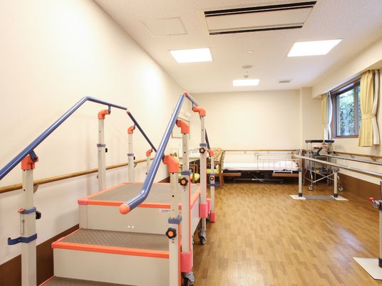 機能訓練用具整った部屋