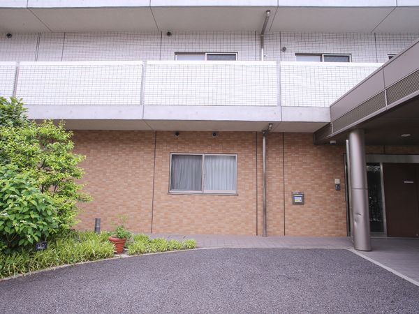 エントランスと外植え込み