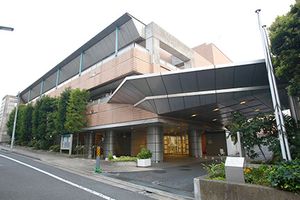 広々とした外観