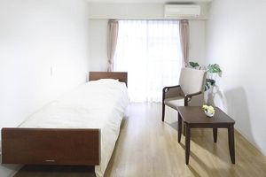 居室の明るい清潔感