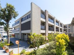 日当たりの良い建物外観