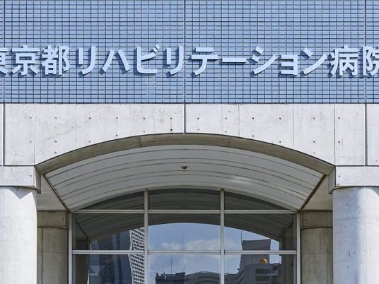 病院外観の入口  