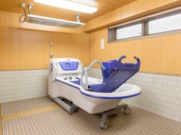 快適な設備の浴室