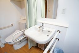 清潔感ある洗面所設備