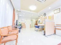 明るい待合室