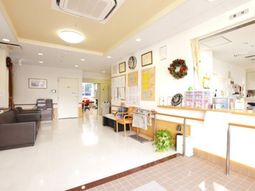 明るいロビーの風景