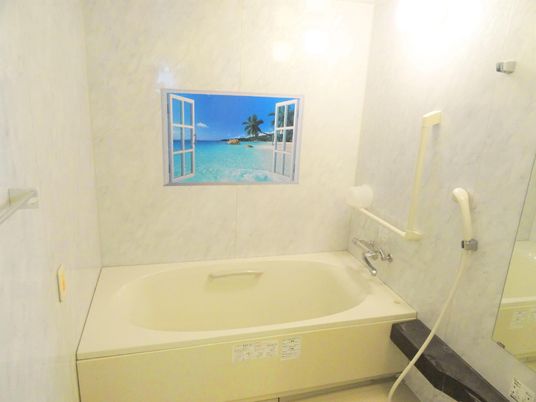 清潔感あるバスルーム