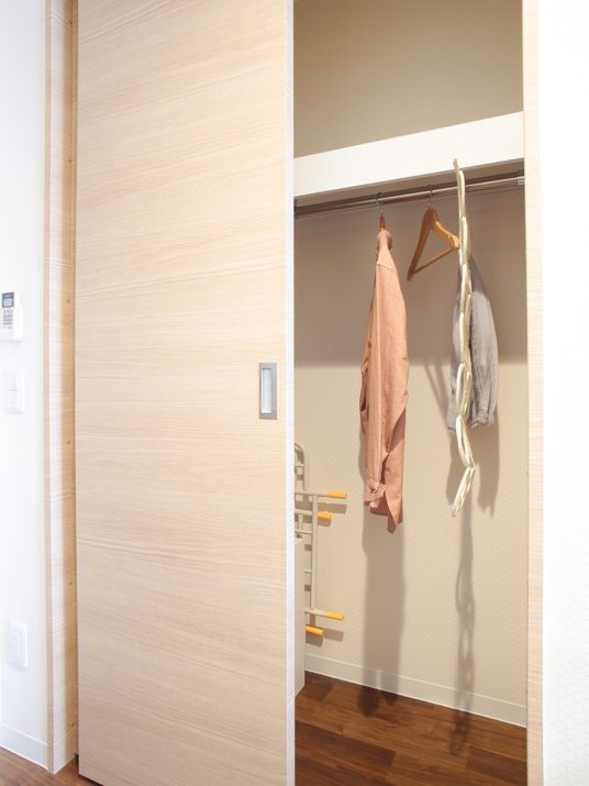 整理されたクローゼット空間