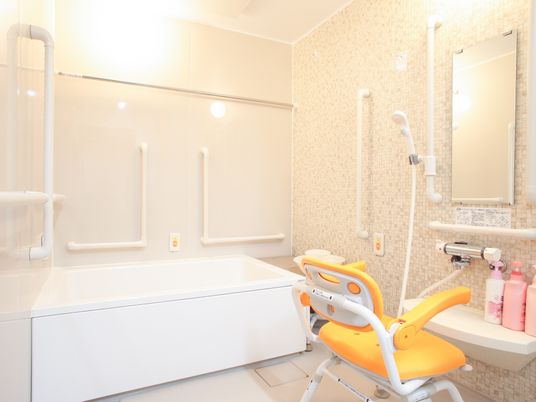 手すり付き浴室