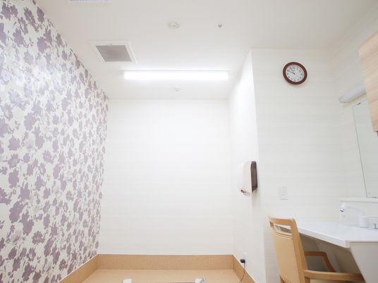 洗練された洗面室