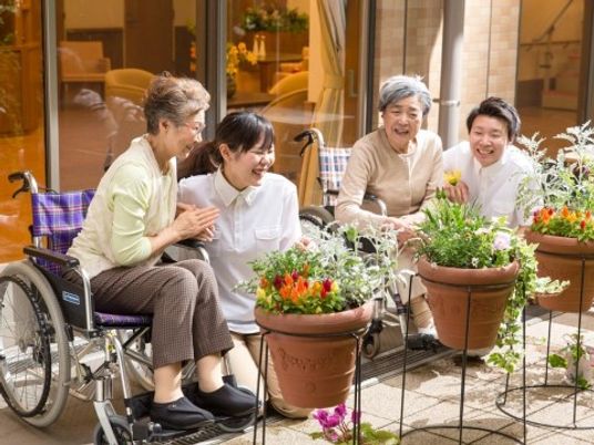 園芸活動を楽しむ人々