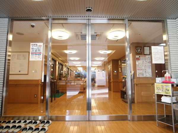 入り口が見えるエントランス