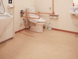 バリアフリーの洗面所・トイレ