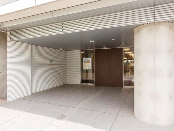 清潔感のあるエントランス