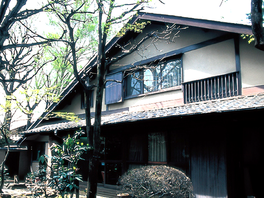 和風の建物外観  