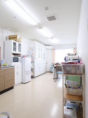 広々とした明るい洗濯室