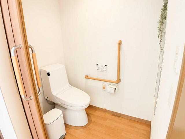 介護トイレ環境整備 トイレ 安全かつ快適なサポートを実現するトイレ環境。質の高い介護を提供しませんか。
