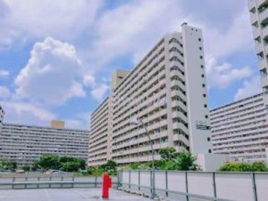 高層住宅の外観  