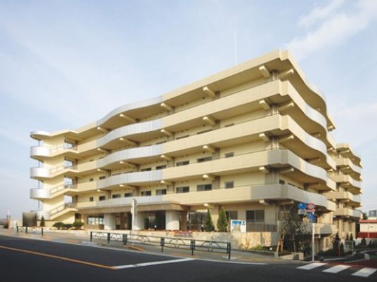 多階層モダンな建物外観