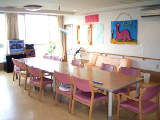 明るいダイニングルーム