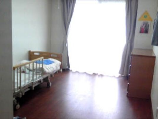 明るい個室の様子