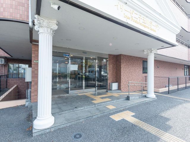 外観エントランス