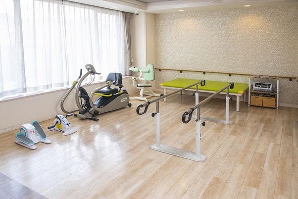 広々とした明るい浴室