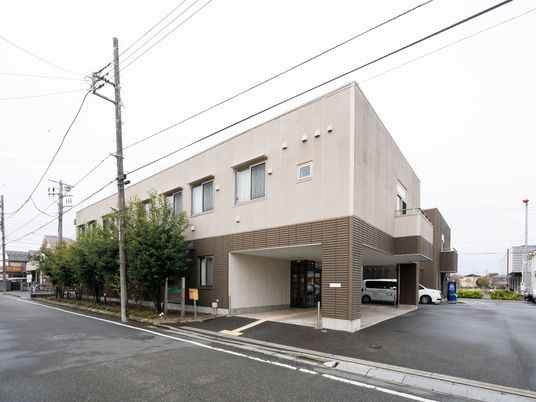 現代的な建物の外観