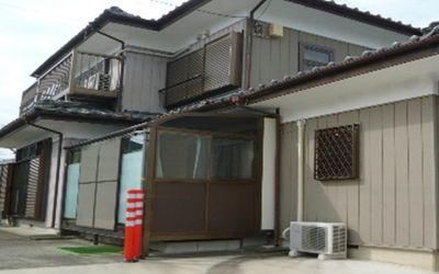 庭付きの住居外観