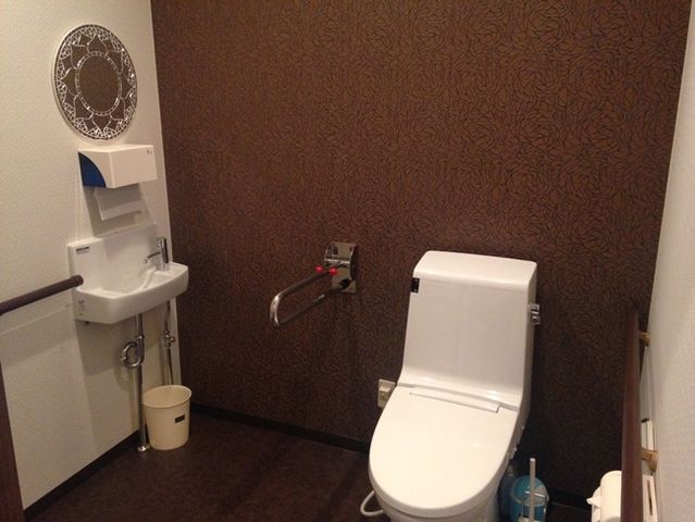 手すり付きトイレ