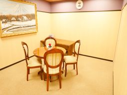 落ち着いた雰囲気の多目的室