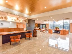 明るいダイニングルーム