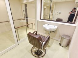 清潔な理美容室の様子