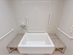 バリアフリー対応の浴室