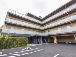 モダンな建物の外観