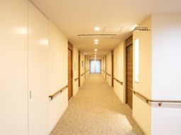 清潔な廊下の一部分