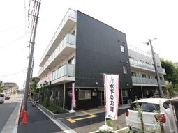 現代的な建物の外観