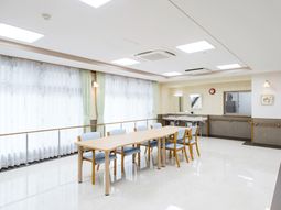 清潔なダイニングエリア