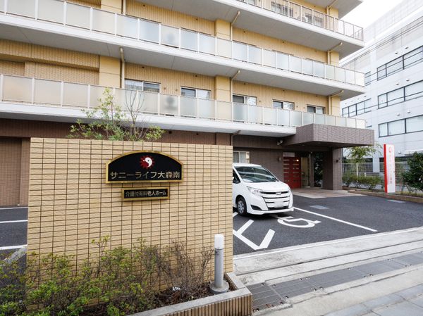 清潔感のあるエントランス