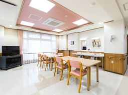 明るいダイニングスペース